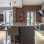 Room In Apartment - Cosy Place In The Hear Of Paris